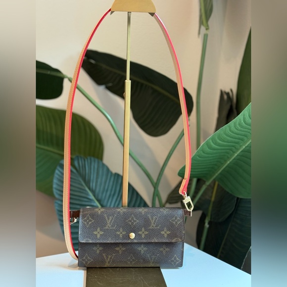 Louis Vuitton Handbags - Louis Vuitton 'Sarah Wallet'